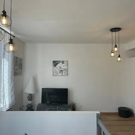 Appartement En Duplex, 1E Etage, Proche Commodites Armentieres Exterior photo