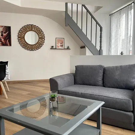 Appartement En Duplex, 1E Etage, Proche Commodites Armentieres Exterior photo